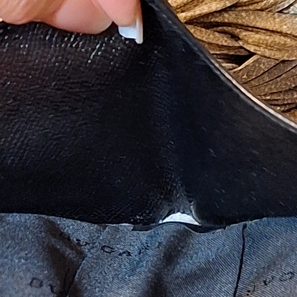 Bvlgari Men's Leather Wallet - Picture 10 of 16